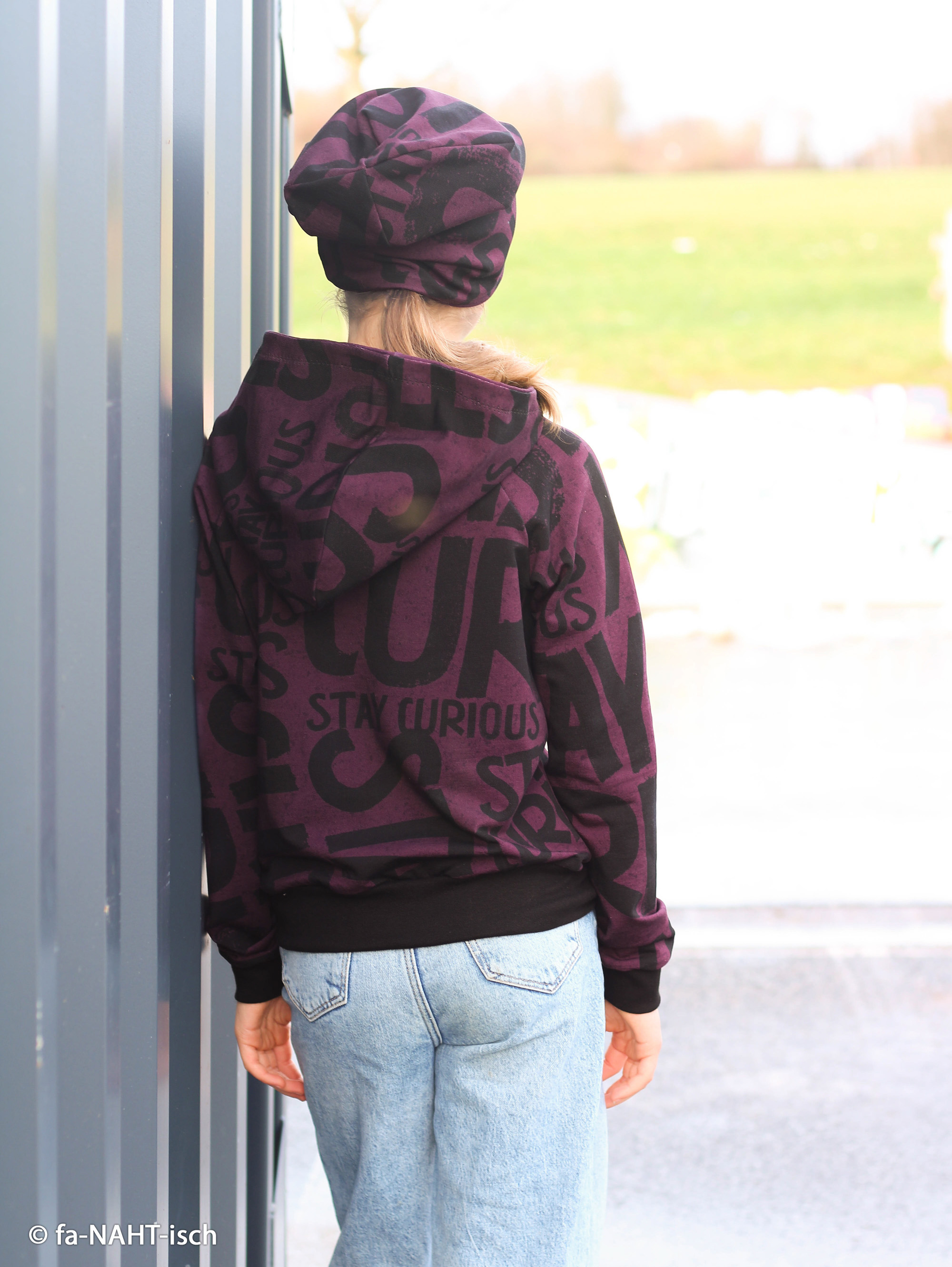 French Terry - Stay Curious Schriftzug  Beistoff by Thorsten Berger